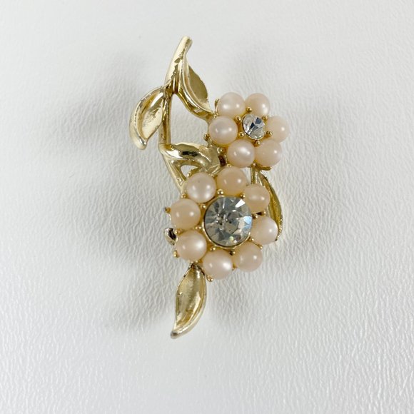 Rhinestone & Bead Gold Tone Flower Brooch - Picture 4 of 8